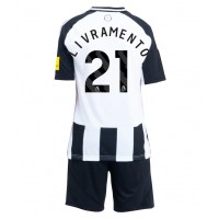 Newcastle United Tino Livramento #21 Heimtrikotsatz Kinder 2024-25 Kurzarm (+ Kurze Hosen)